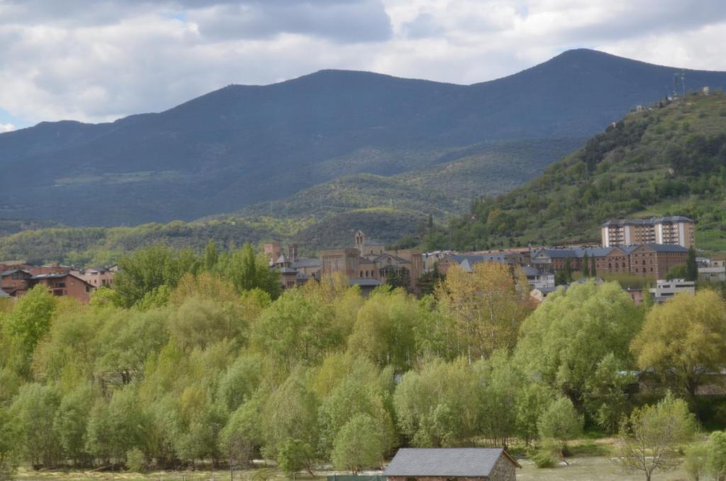 Casa Rural La Vall Del Cadi Сео-де-Уржель Номер фото